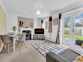 Sleeps 4 3 Bathrooms Wrexham AFC Driveway - Image 5