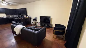 D5 • Relaxing Stay • Clean Comfy • Great Location - Image 2