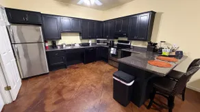 D5 • Relaxing Stay • Clean Comfy • Great Location - Image 5