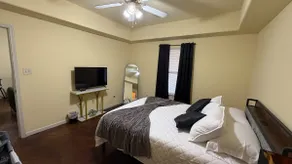 D5 • Relaxing Stay • Clean Comfy • Great Location - Image 3