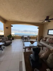 Beautiful house overlooking the bay with cook included - Image 2