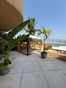 Beautiful house overlooking the bay with cook included - Image 4