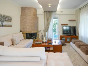 Pool, garden, barbecue, 3 bedrooms. - Image 2