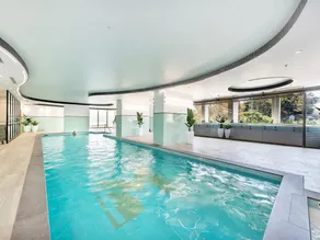 Luxe 2BR 2BA King Bed Spectacular Views, Pools & Spa - Image 2