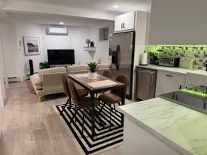 2 Floors of modern living 5 br 2 kitchen 2 living - Image 3