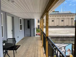 Downtown Spot for Both Long & Short Term Stays - Image 3