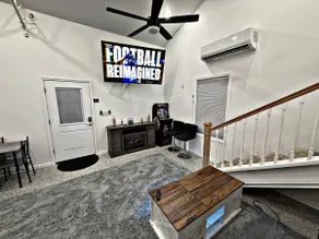 Cozy 2 Bedroom 1 1/2 Bath (Smart Toilet) No Pets - Image 3