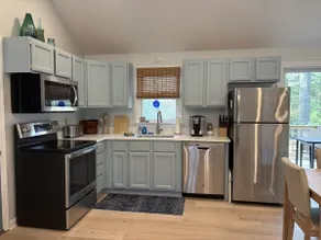 Newly Renovated and Furnished 3 Bedroom Home - Image 5