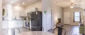 Cozy, Family-Friendly Home with fenced in yard - Image 4
