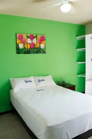 Entire house • 4 beds • Ideal for families or business - Image 3
