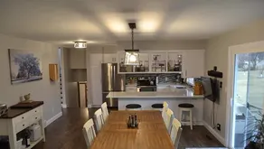 Bright, Comfortable Stay for Families & Groups - Image 2