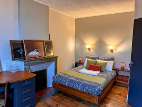 Art house at the foot of the Pyrenees • Jacuzzi - Image 3