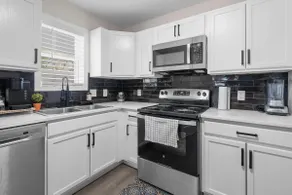 7 Min walk to Golden Belt - 4 Min Drive to Downtown - 7 to Duke - Image 4