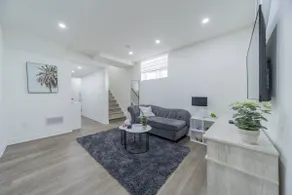 4 Beds | 5 min Masonville | 55TV |Laundry|Kitchen - Image 4