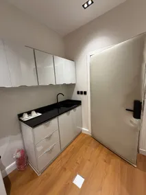 8D | studio room - Image 4