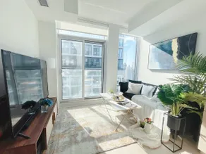 Deluxe Penthouse Suite & Towers Toronto Central - Image 4