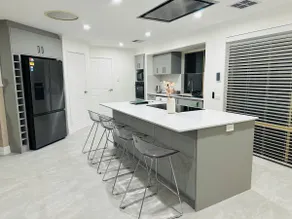 Parkside Modern Comfort Deluxe - Private and Cosy - Image 3