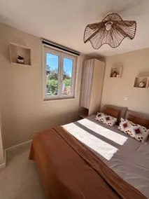 Air-conditioned chalet with large terrace for 6 people - Image 2