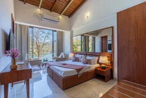 Suite - 2, Scenic suite at the Naukuchiatal Lake - Image 3