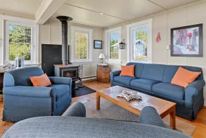 Beautiful Oceanfront Cottage - Image 2