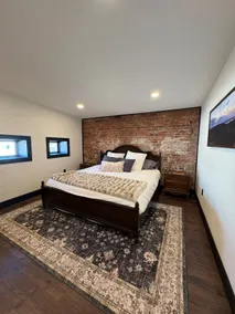 Luxurious Main Street Loft with Historic Charm - Image 2