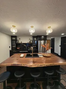 Luxurious Main Street Loft with Historic Charm - Image 4