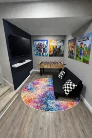 Beautiful Gardner Home Sleeps 10 Game Room Central location - Image 2