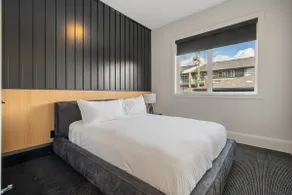 Urban Oasis | Lux 2 Bed | Garage | Min to DT - Image 2