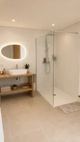 Modern chic apartment, comfort and elegance - Image 3