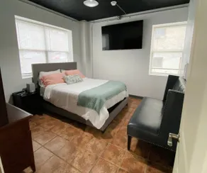 Steps to downtown Penn Yan, pet friendly 2BR - Image 3