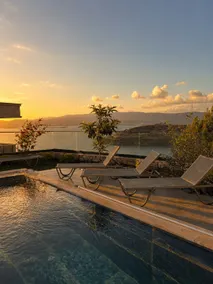 Villa Turquoise with Jacuzzi Suite and Private Pool - Image 5