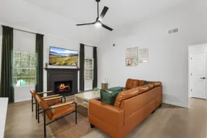 Blissful Retreat Savannah/PET Friendly/3 BD/2 BATH - Image 2