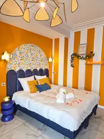 Ciao Bella Wellness Suite - Luxury Jacuzzi, Massage Table & AC in Central Nice - Image 2