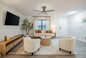 The Kensington House - Pool, Games, & Grilling! - Image 4