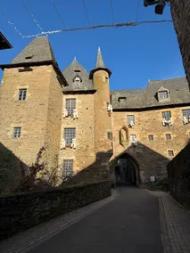 Characterful house • 8 people Old town of Uzerche - Image 4