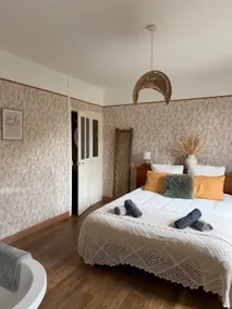 Characterful house • 8 people Old town of Uzerche - Image 3