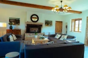 8-hectare estate – 15 people • Swimming pool • Fishing • Dombes - Image 4