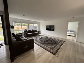 Beautiful 4 bedroom for short or long term stay! - Image 2