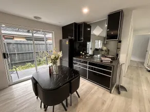 Beautiful 4 bedroom for short or long term stay! - Image 3