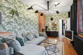 City Penthouse with 3 floors , Super King Bed , with secret garden - Image 2