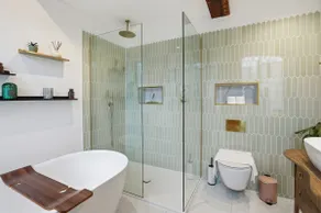 City Penthouse with 3 floors , Super King Bed , with secret garden - Image 4