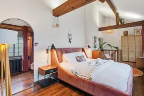 City Penthouse with 3 floors , Super King Bed , with secret garden - Image 3