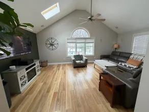 Beautiful South Coast Entire House w/ Pool – MA - Image 2