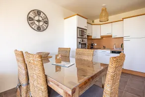 Apartment with balcony and sea view - Image 5