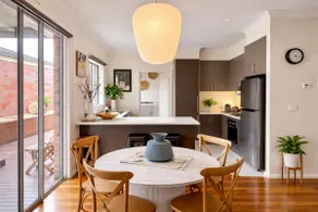 Quiet 2BR Villa, Garage Parking, 15 min to Airport & Melbourne City - Image 3