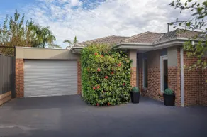 Quiet 2BR Villa, Garage Parking, 15 min to Airport & Melbourne City - Image 4