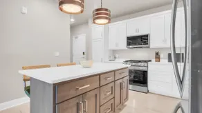 The Golden Hour - Lux | Downtown | Sleeps 4 | 2BR - Image 3