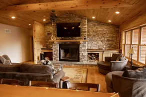 Spruce Tree Lodge - Image 3