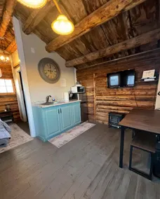 Rustic Log Cabin in the City - Image 3