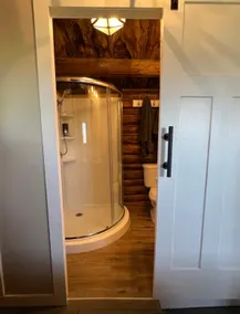 Rustic Log Cabin in the City - Image 5